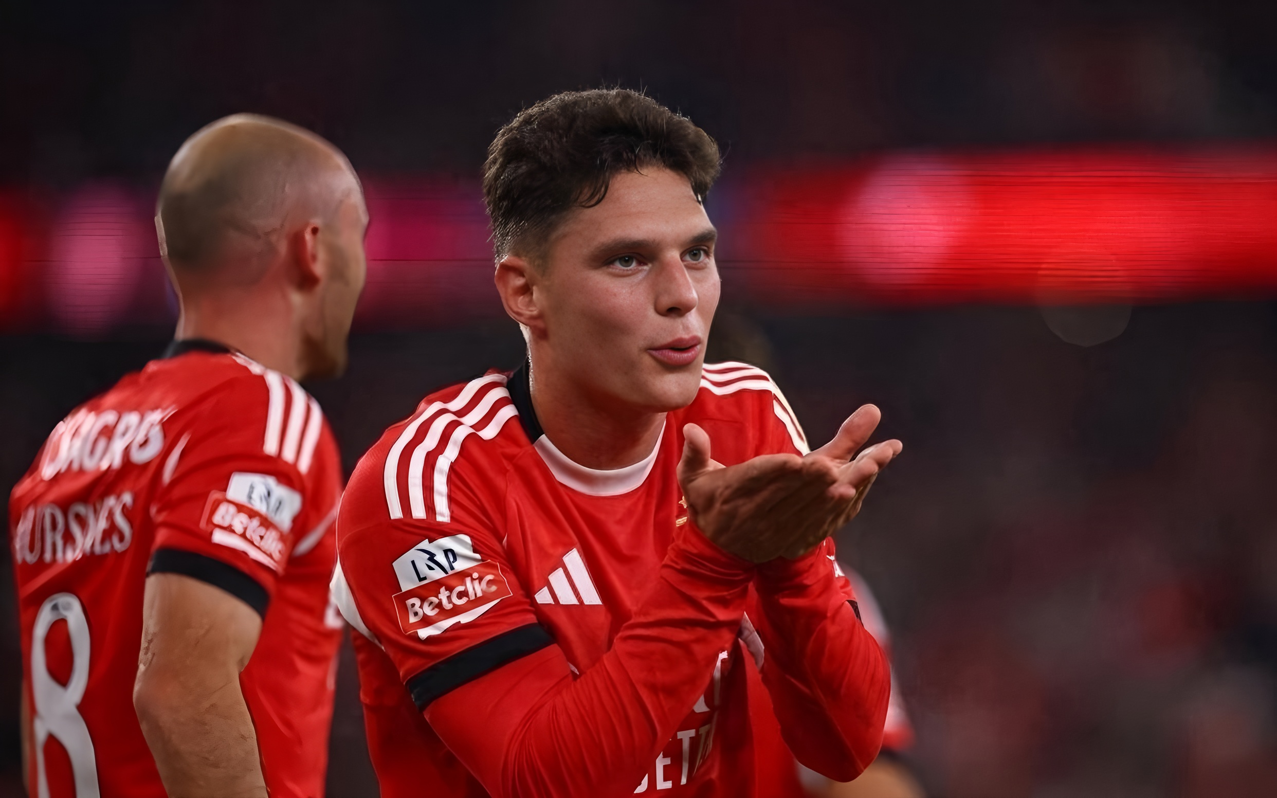 从德布劳内与60激战美国队分钟到里尔完成体检备战国王杯，TheShy在掘金比赛中状态火爆的简单介绍